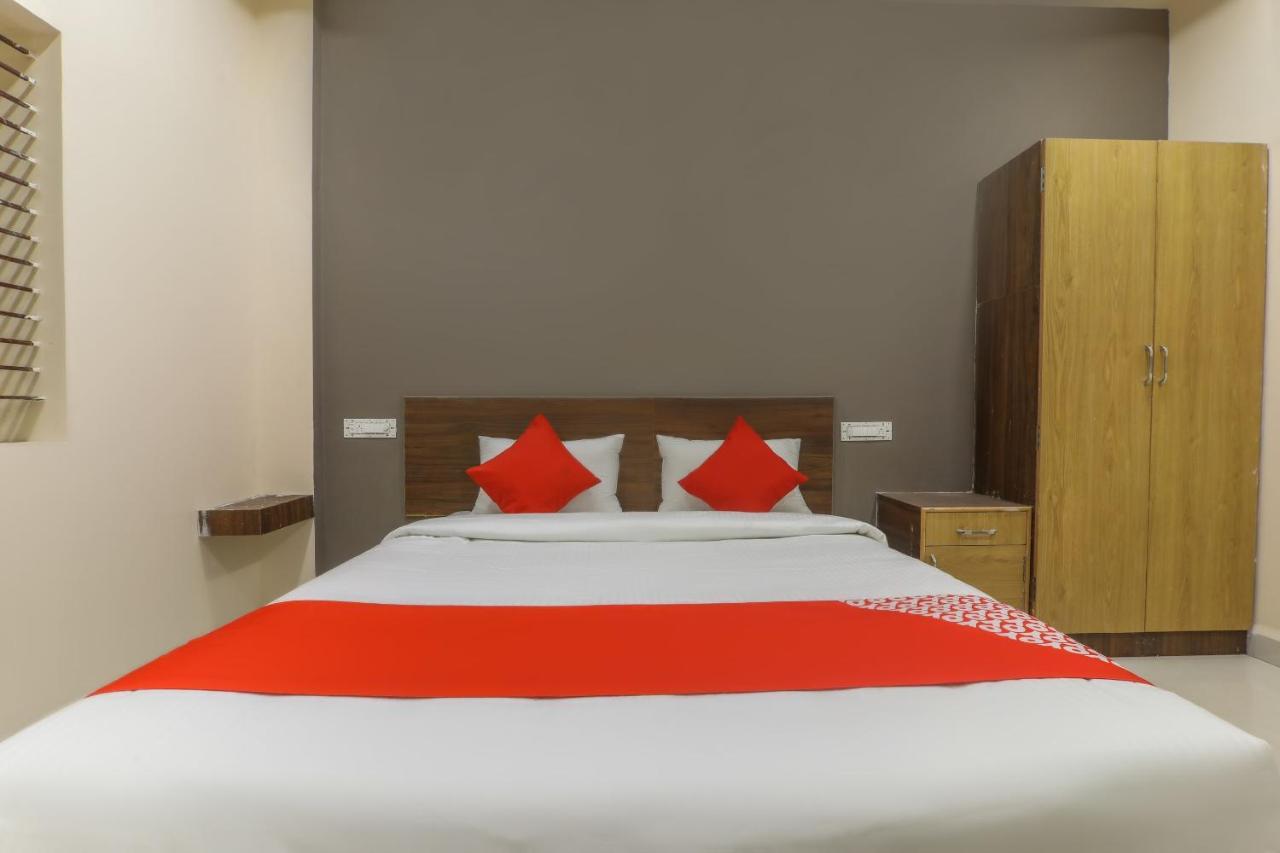 Oyo 64632 Laxmi Palace Hotel Hospet Luaran gambar
